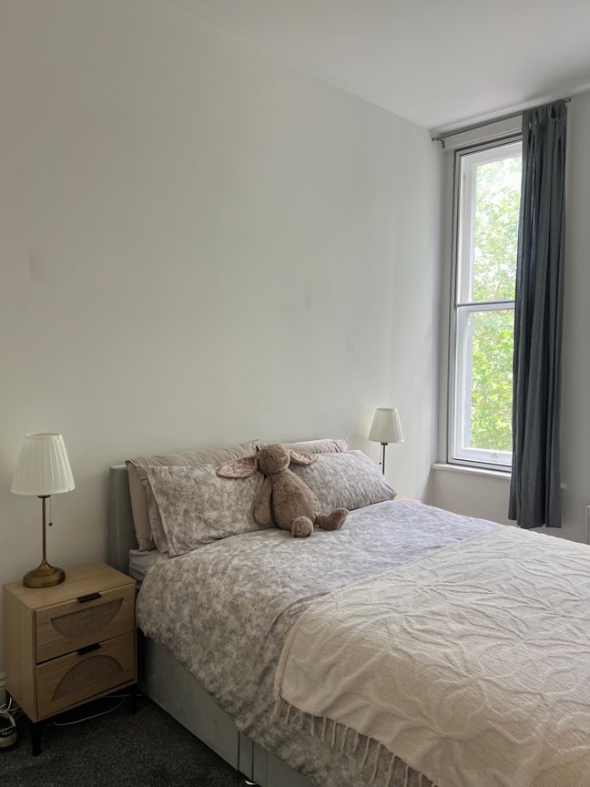 Stunning  Bedroom Flat in West Kensington 3 WEEKS Main Photo