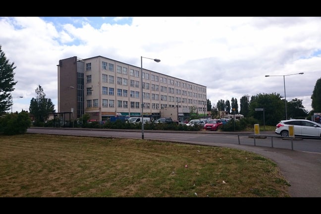 Newly refurbished 1 Bed Flat, Stanford House, RM18 Main Photo