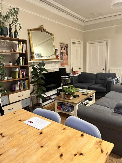 Cosy Morningside room available July 8th  Main Photo
