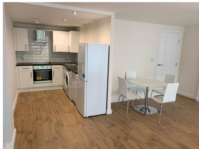 1 bedroom apt situated close to Leeds City Centre. Main Photo