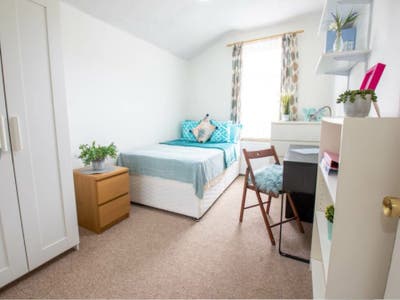 2 Double Rooms available - Shared/Single  Main Photo