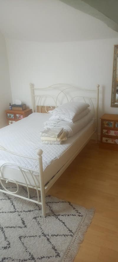Mon-Fri or less, room with own bathroom , parking  Main Photo