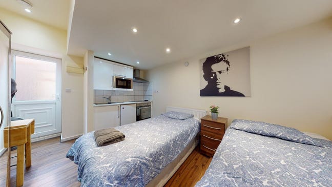 Cozy Studio Flat in Cricklewood- Book a Tour  Main Photo