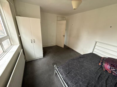 Good Size Double Room in Wimbledon - Available Now Main Photo