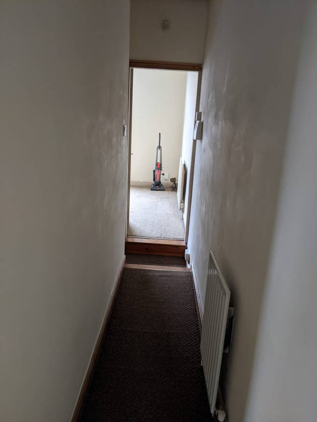 LE3 - one bedroom available in a two bedroom house Main Photo