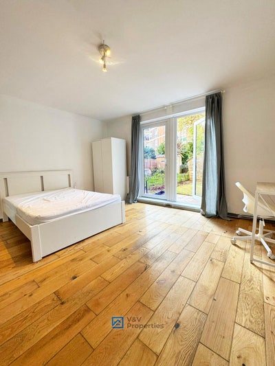 ✅ Flat to Call Home 🧸 3 Rooms Available  Main Photo