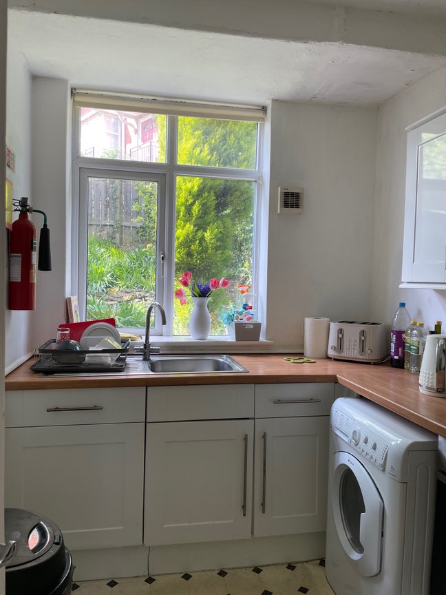 Professionals house near Ilford Road station Main Photo