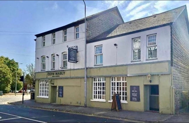 Rooms to rent above a Pub Main Photo