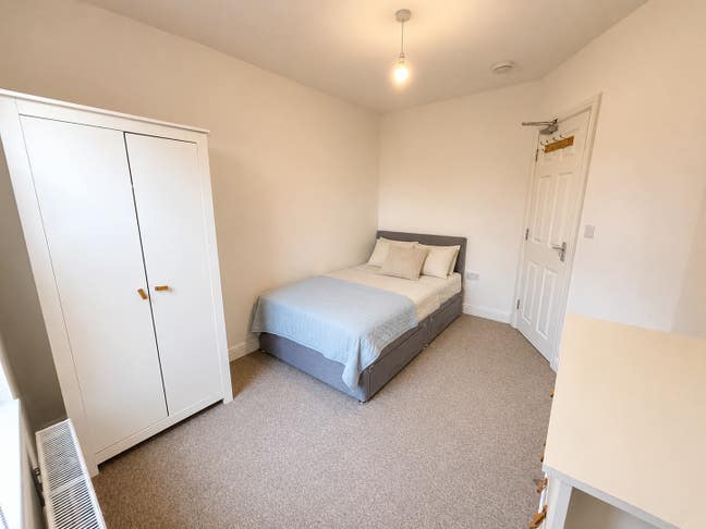 Ensuite Double Room - Eastland Road Main Photo