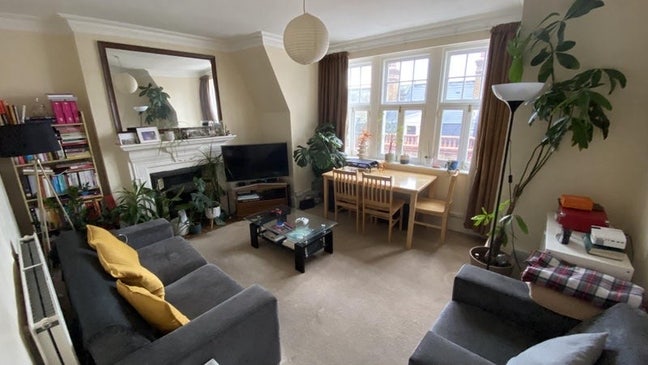 Spacious Room in Friendly Brixton Flat  Main Photo
