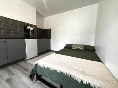 Convenient for YDH - Double Room - Higher Kingston Main Photo