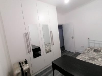 Double Room Available Now | Great Housemates Main Photo