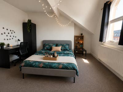 Lawrence St | 2 Double Rooms |10min To City Centre Main Photo