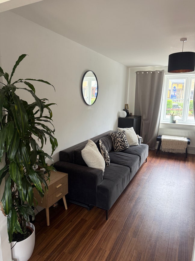 Furnished double bedroom  Main Photo