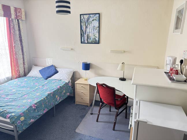 Quiet En-Suite Room – 5 mins Station – Bills Inc. Main Photo