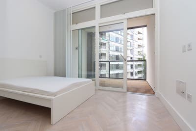 Luxury Double Room with Balcony Near King's Cross Main Photo