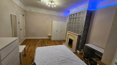 🏡High Spec Home, Lovely Ladies, 3Xdouble Rooms✨  Main Photo