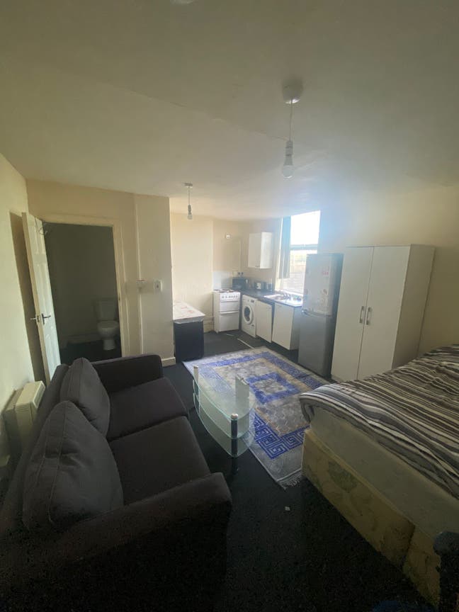 Studio Flat 🏡 Bills Inc 🚀 All Benefits OK Main Photo