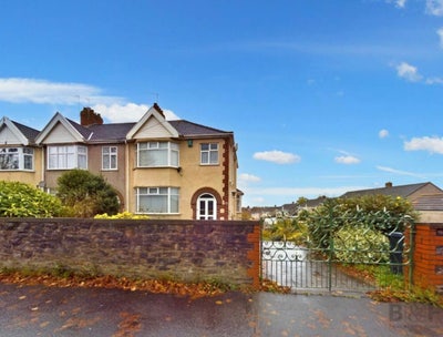 2 Double, Furnished Rooms Available Near Kingswood Main Photo