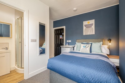 Brand New Ensuite Rooms Near George Eliot Hospital Main Photo