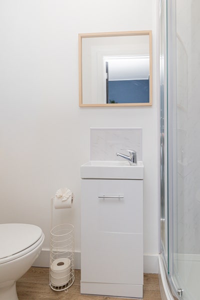 Brand New Ensuite Rooms Near George Eliot Hospital Main Photo