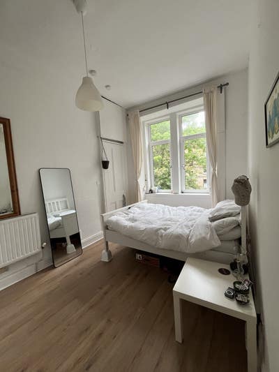 Room Available near Botanic Gardens - July and Aug Main Photo