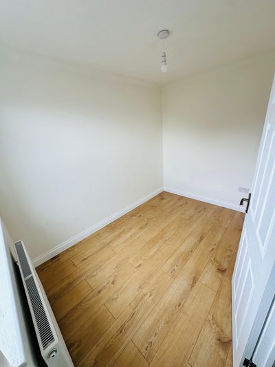 Fully Furnished Room/Property Share Available – RM Main Photo