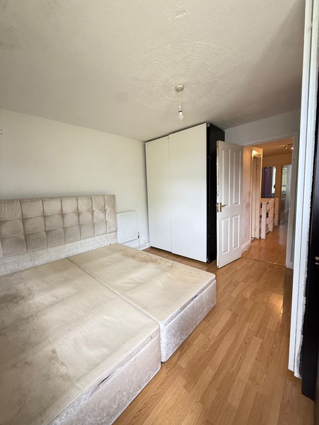Bright and Spacious 3 Furnished Rooms to Let Main Photo