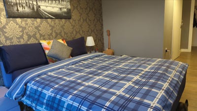 Large room with ensuite in Enderby Wharf Main Photo