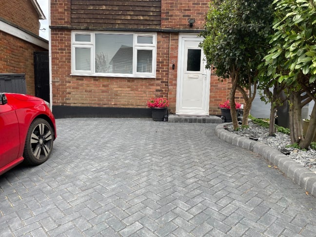 Fully furnished spacious double bedroom-Brentwood Main Photo