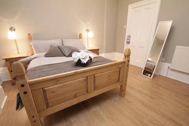 To Rent Sidney Square, Whitechapel, London, E1 Main Photo