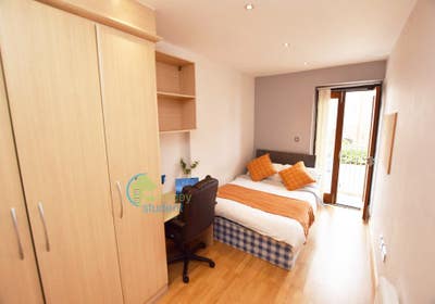 ✨&pound;150 Off✨ Luxury Apartment  - City Centre  Main Photo