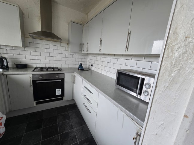 Double Room to Let Main Photo
