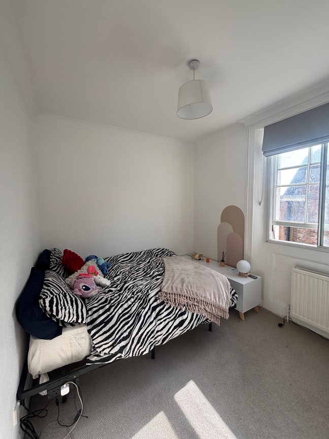 City centre Room &pound;750(All bills in) No deposit ! Main Photo
