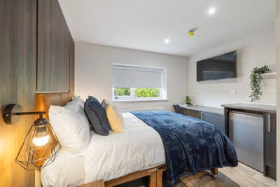 Luxury Double Room | Strood | Bills Inc 13b Main Photo