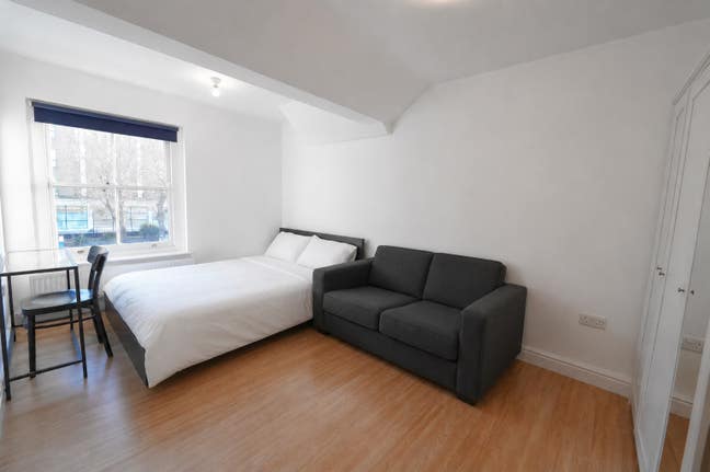 Double Bedroom W/ Couch- E1! 🛋️ Main Photo