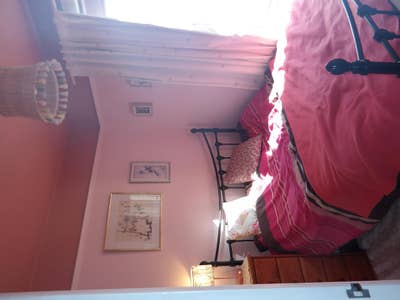 Cosy double room with extra desk/clothes space Main Photo