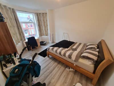 Looking for a Girl for a 4 Bed Girls House!! Main Photo