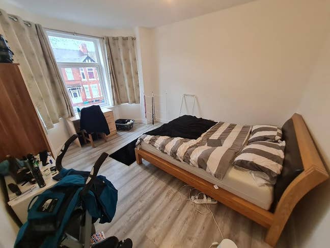 Looking for a Girl for a 4 Bed Girls House!! Main Photo