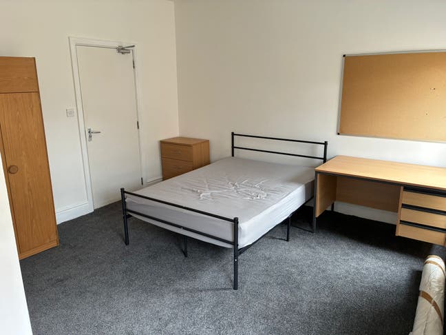 Very Spacious, En-suite Rooms in Town Centre. Main Photo