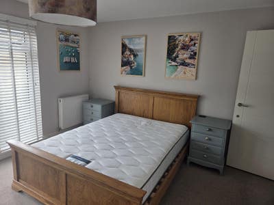 Double-bedroom with ensuite Main Photo