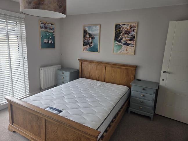 Double-bedroom with ensuite Main Photo
