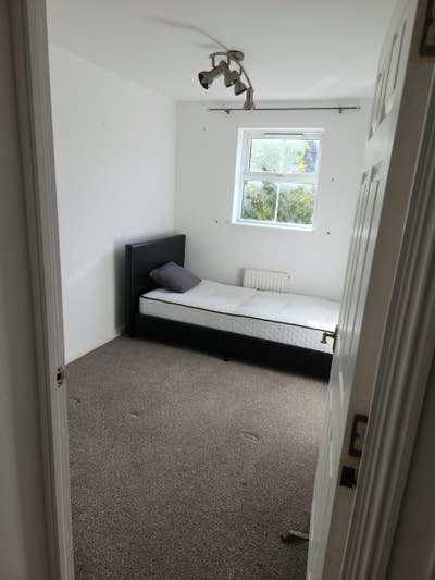 Quite single room next to the UWE Campus Main Photo