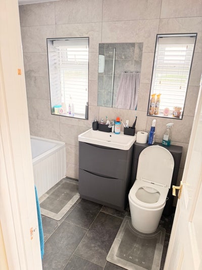 Furnished Double bedroom  Main Photo