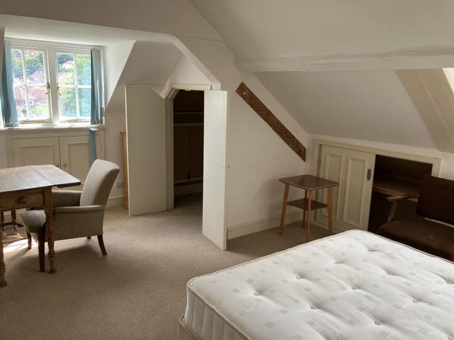 Private rooms in beautiful house next to Cathedral Main Photo