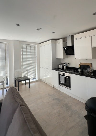 1 Double Bedroom with Balcony Main Photo