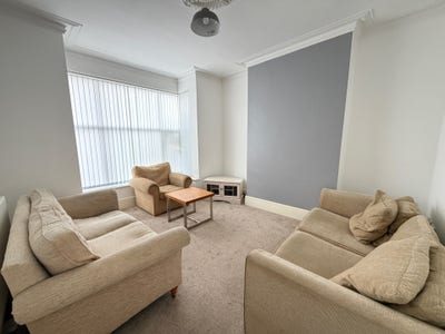 4 Bedroom House - Perfect for Group of Friends Main Photo