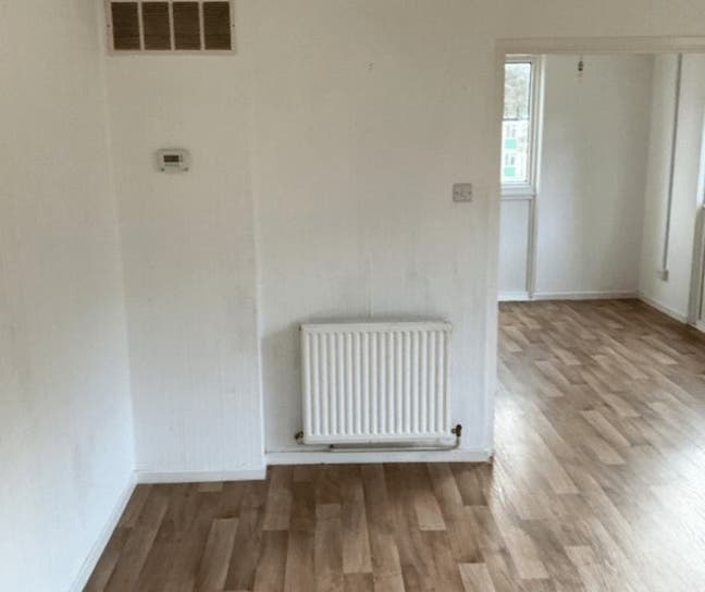 Guardianship: 2 Bed Flats in Bracknell Main Photo