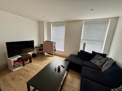 2-bed flat in Battersea Main Photo
