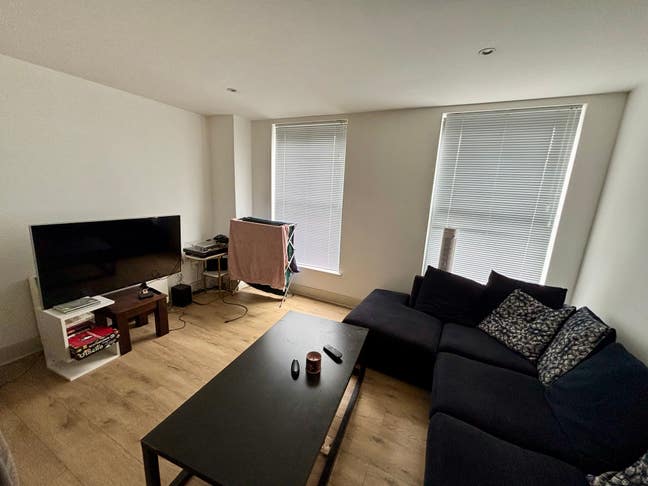 2-bed flat in Battersea Main Photo